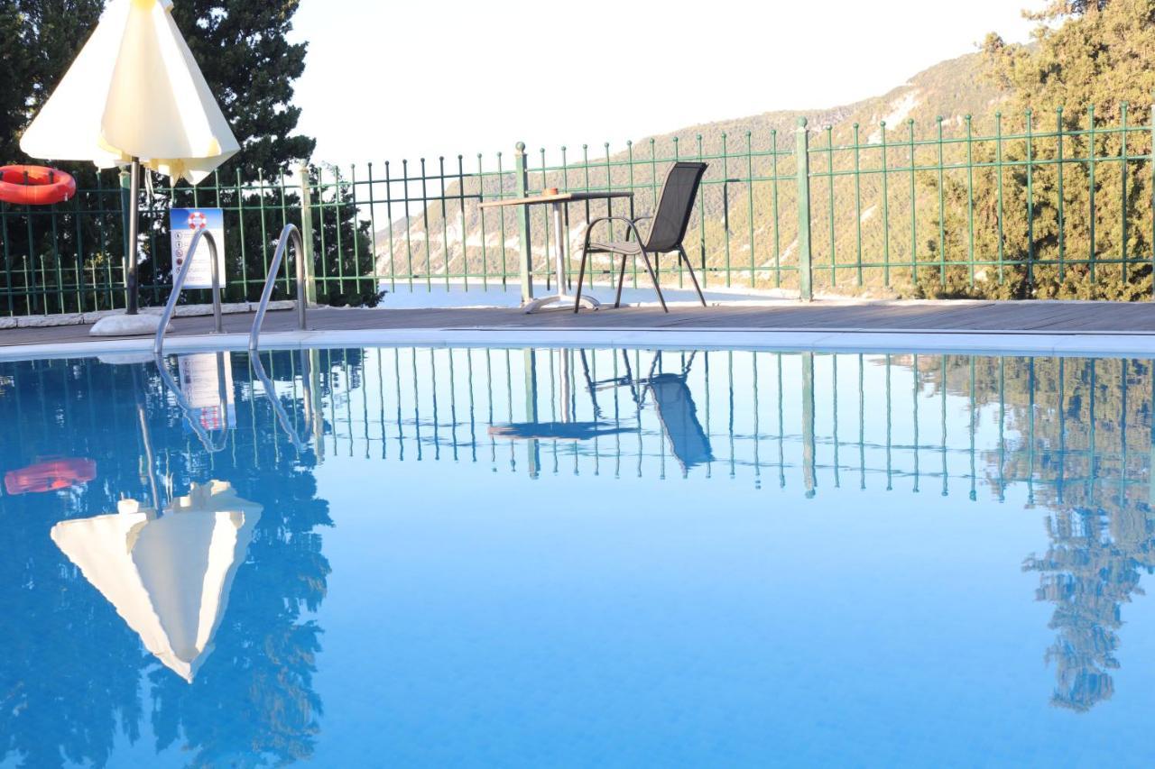 Villa Milia อาโยส นิกีตัส ภายนอก รูปภาพ