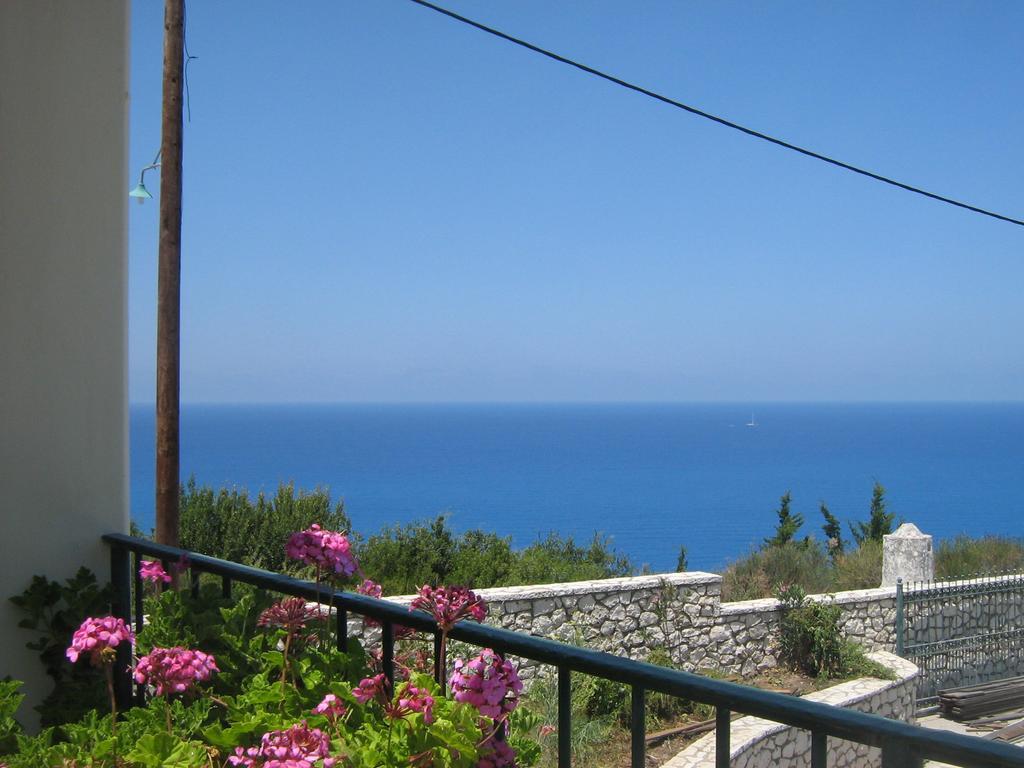Villa Milia อาโยส นิกีตัส ภายนอก รูปภาพ