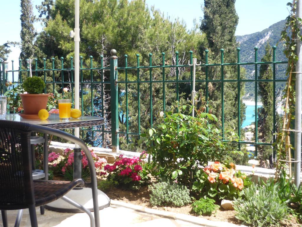Villa Milia อาโยส นิกีตัส ภายนอก รูปภาพ