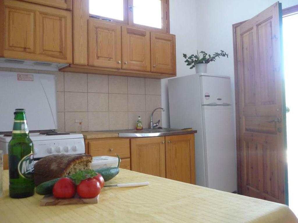 Villa Milia อาโยส นิกีตัส ภายนอก รูปภาพ