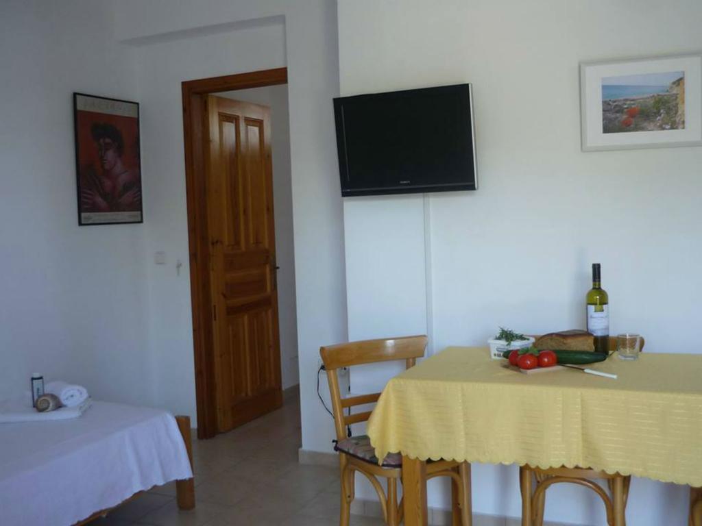 Villa Milia อาโยส นิกีตัส ภายนอก รูปภาพ